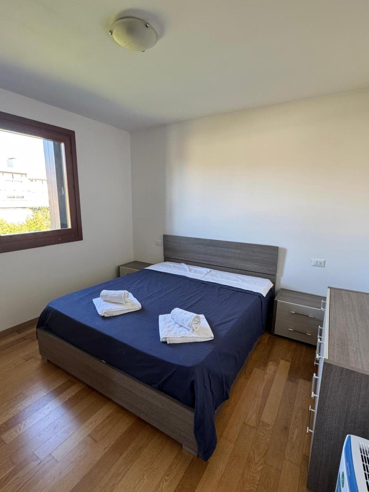 Crossroads Apartment Santa Maria la Longa Eksteriør billede