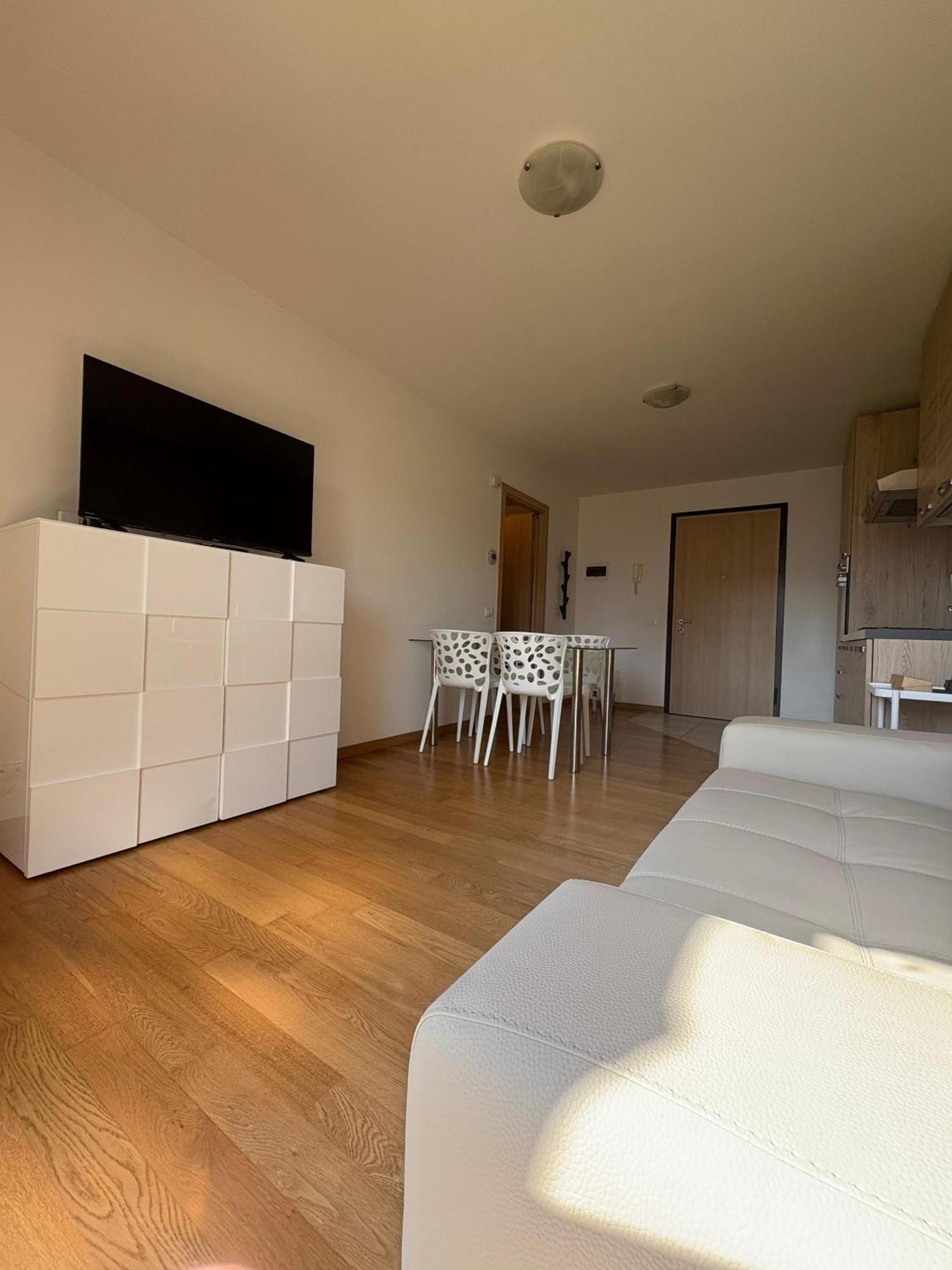 Crossroads Apartment Santa Maria la Longa Eksteriør billede